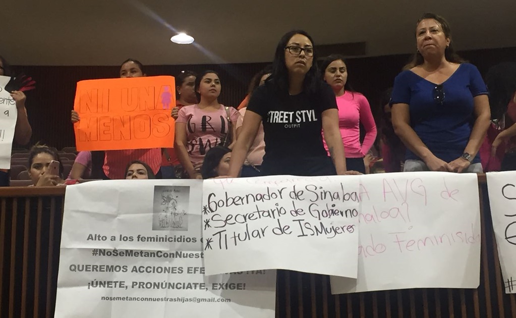 Activistas exigen a funcionarios comparecer por feminicidios en Sinaloa