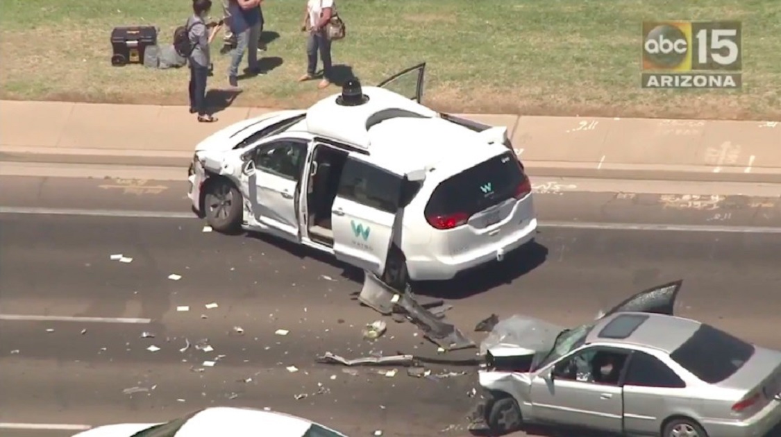 Vehículo autónomo de Waymo filial de Google protagonizó choque en Arizona