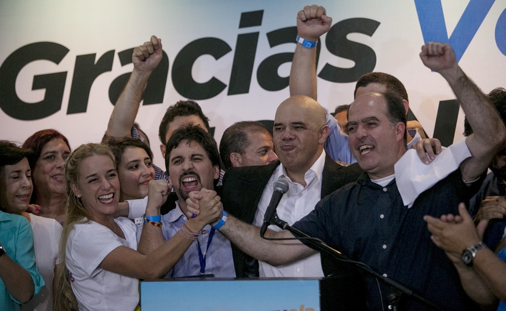 Oposición venezolana logra mayoría calificada