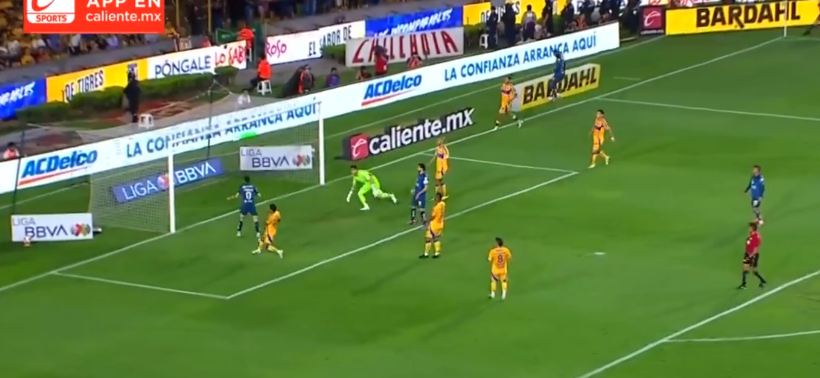 La increíble falla de Álvaro Fidalgo al inicio del partido entre Tigres y América