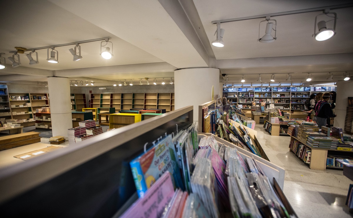 La librería Gandhi de Quevedo, próxima a cerrar, ya tiene algunos estantes vacíos