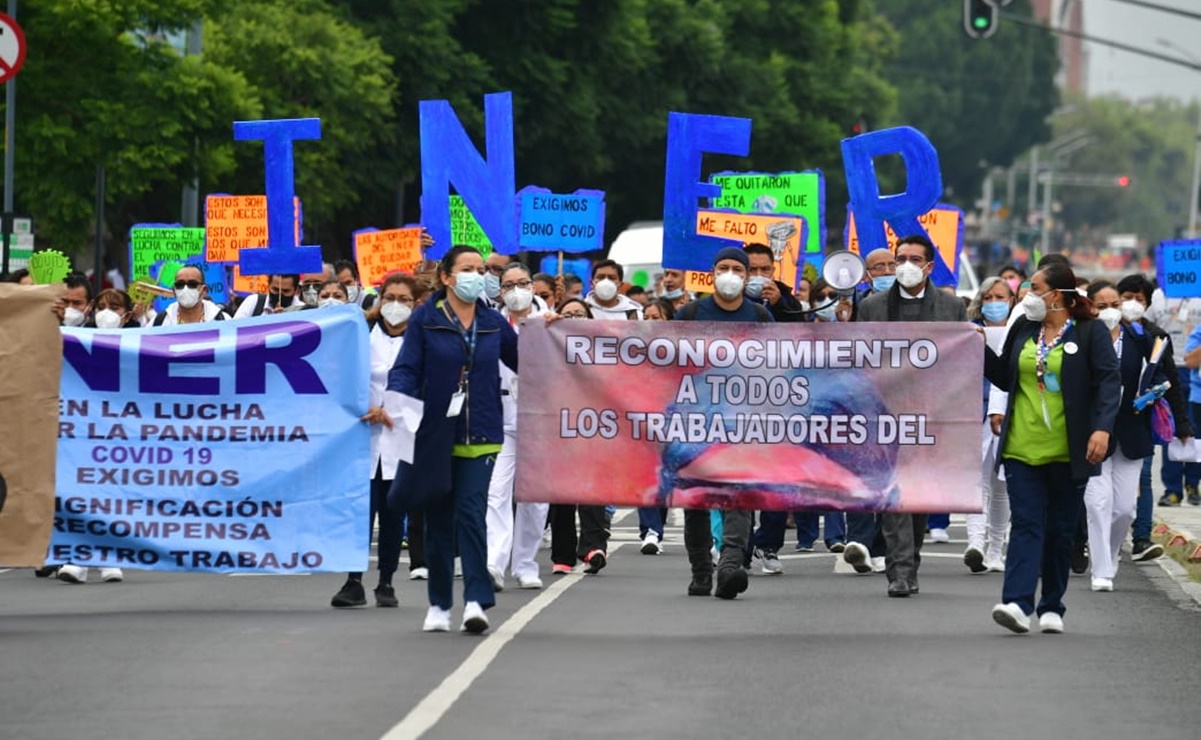 Protestan médicos y personal del INER; demandan entrega de bono Covid