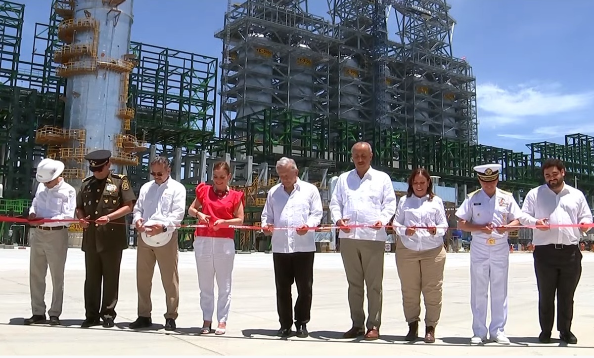 AMLO inaugura primera etapa de la Refinería de Dos Bocas