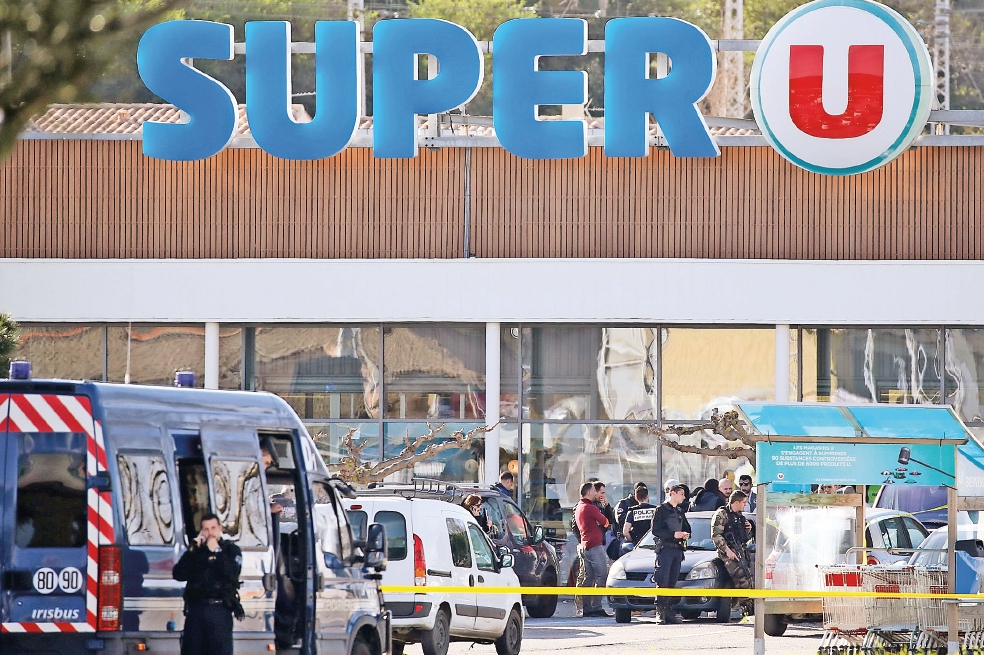 Terrorismo vuelve a Francia; mueren cuatro
