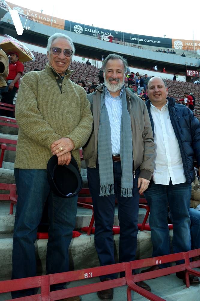 Dionisio, José Antonio y Lorenzo Meade en la sexta corrida de la Plaza México 