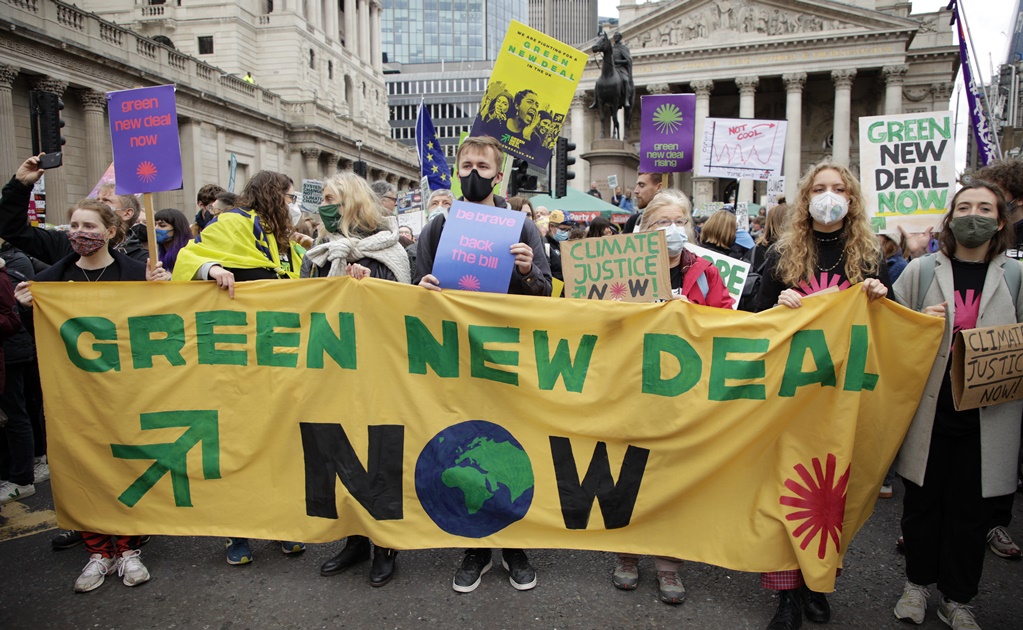 Decenas de miles de personas marchan en las calles de Glasgow exigen "justicia climática"