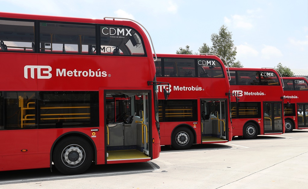 Metrobús recibe 87 autobuses de doble piso para Línea 7