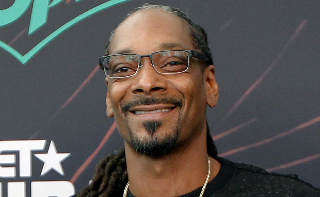 Snoop Dogg promueve máquina para cultivar marihuana