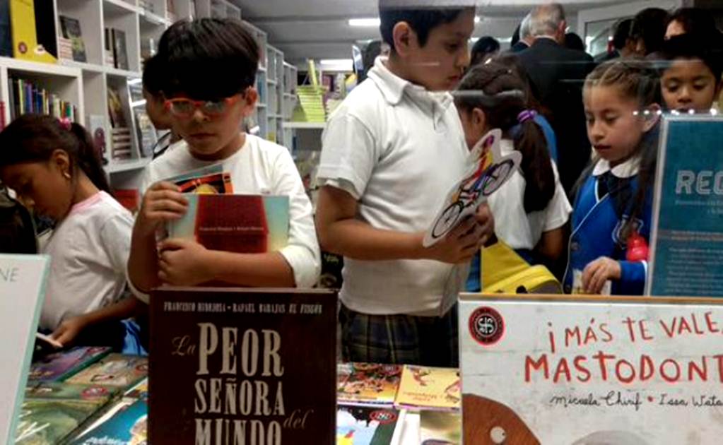 Inauguran estación de lectura en Pasaje Zócalo-Pino Suárez