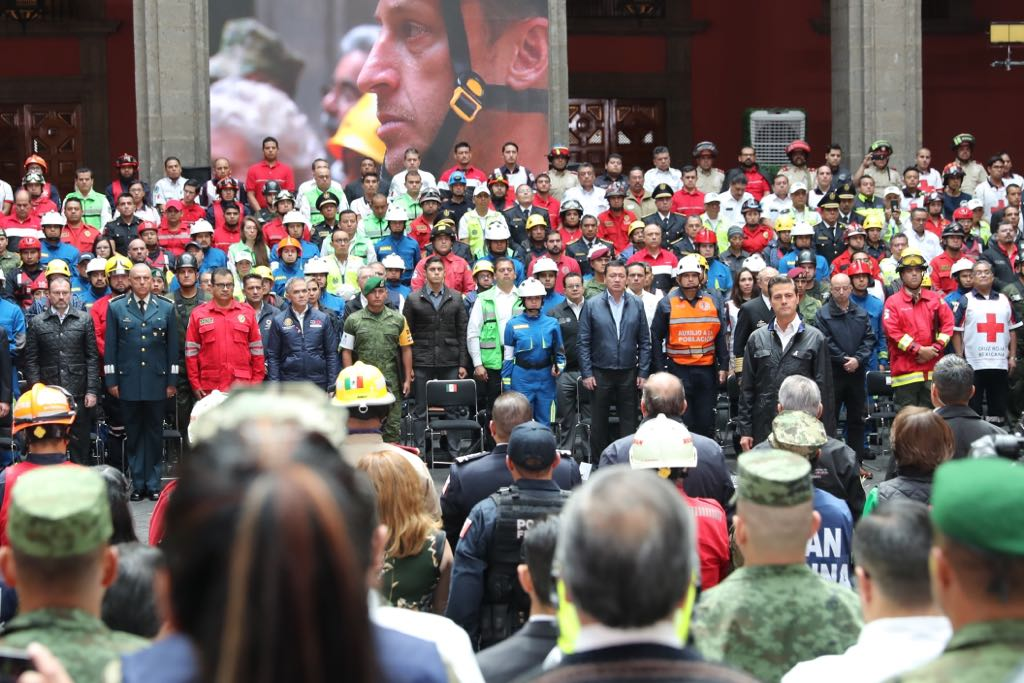​México está de pie, con actitud y entereza: Peña Nieto
