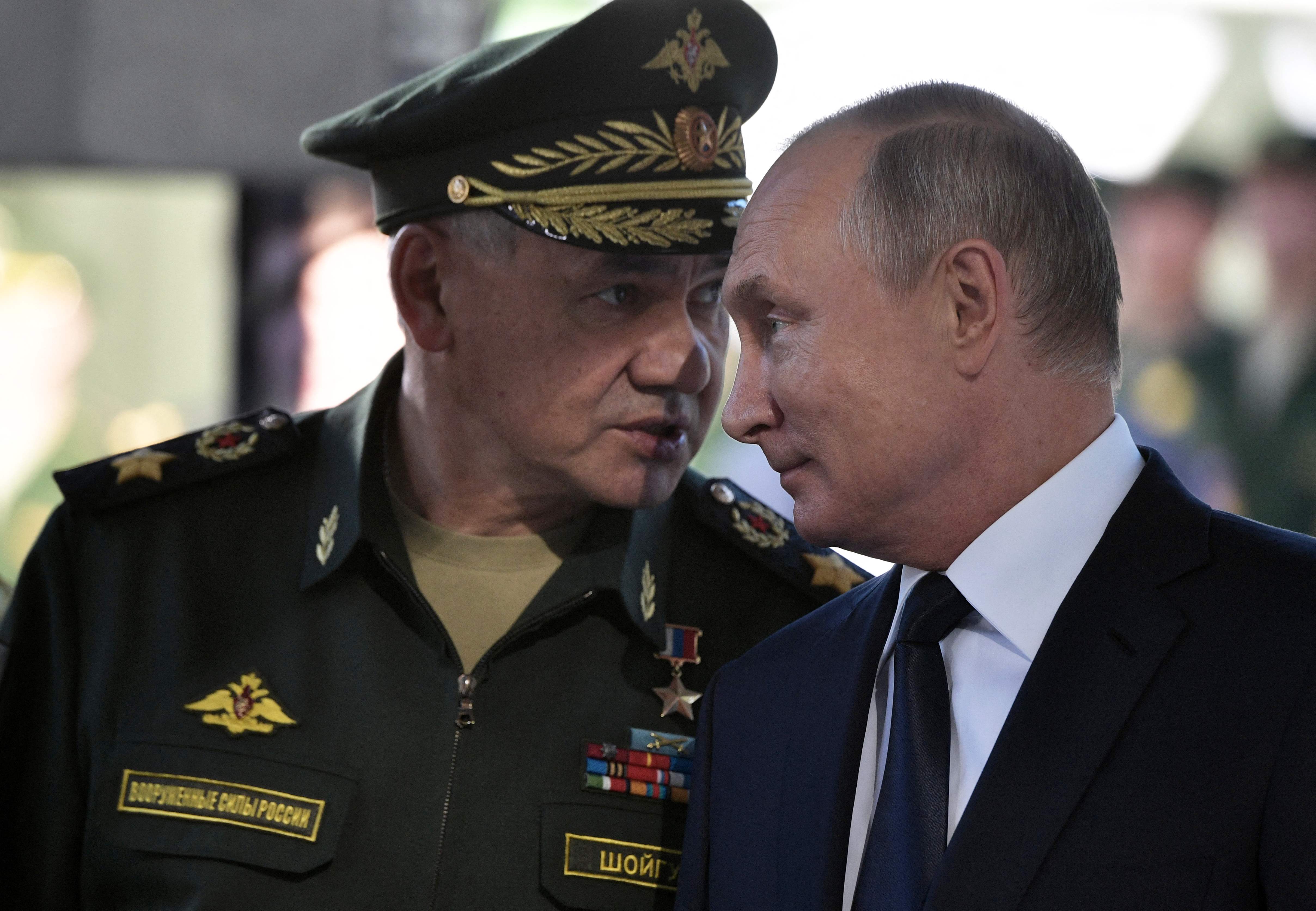 Aseguran que Putin se prepara para "larga" guerra contra Occidente tras cambio en Defensa