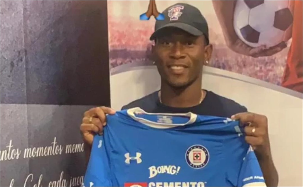 Brayan Angulo ya presume ser el nuevo refuerzo de Cruz Azul