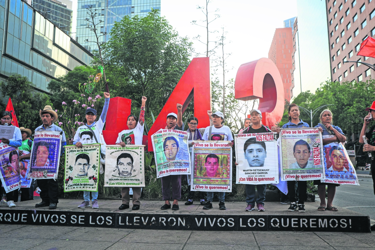 General del caso Ayotzinapa seguirá en libertad