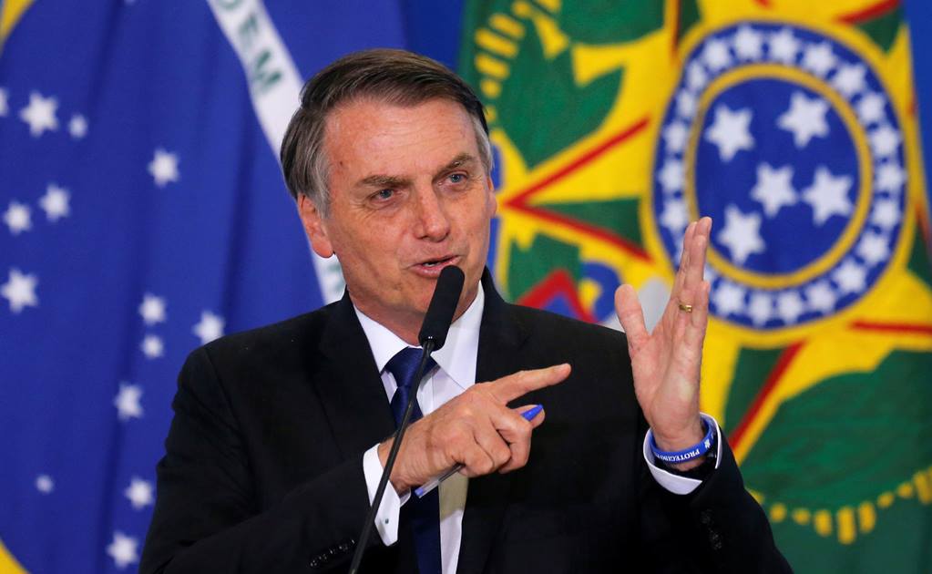 Bolsonaro firma decreto para facilitar posesión de armas en Brasil