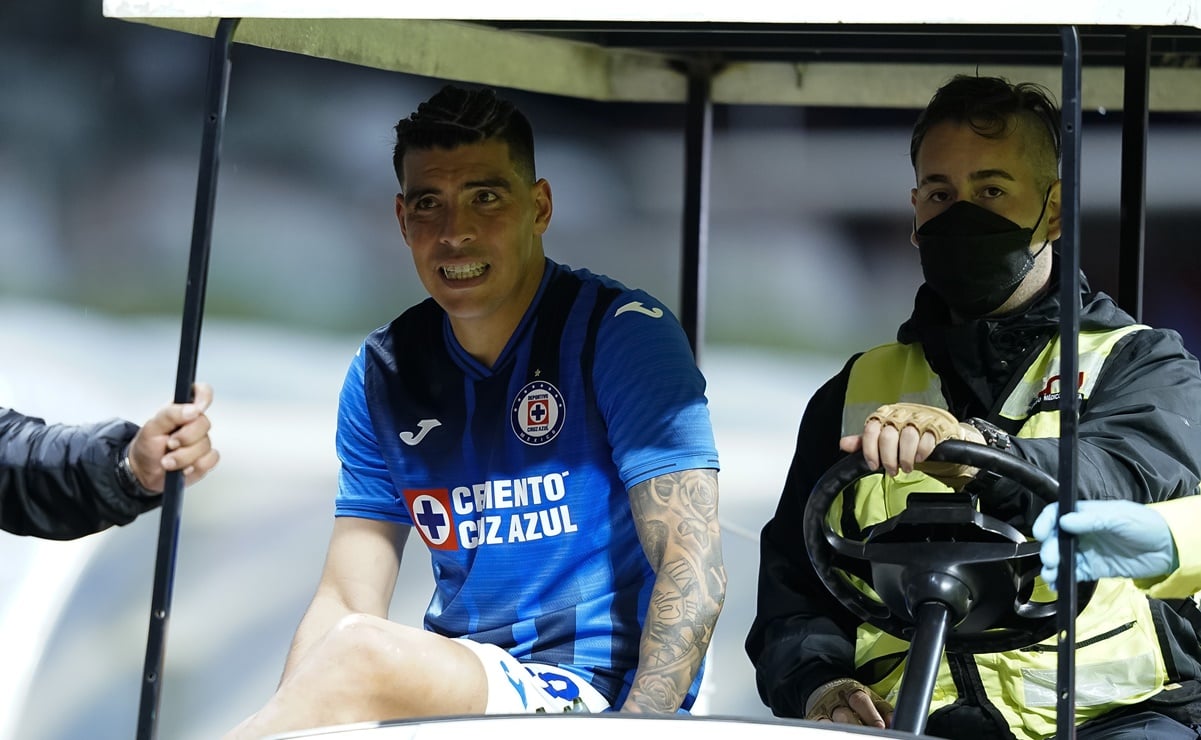 "El Quick" Mendoza causa baja de Cruz Azul por lesión
