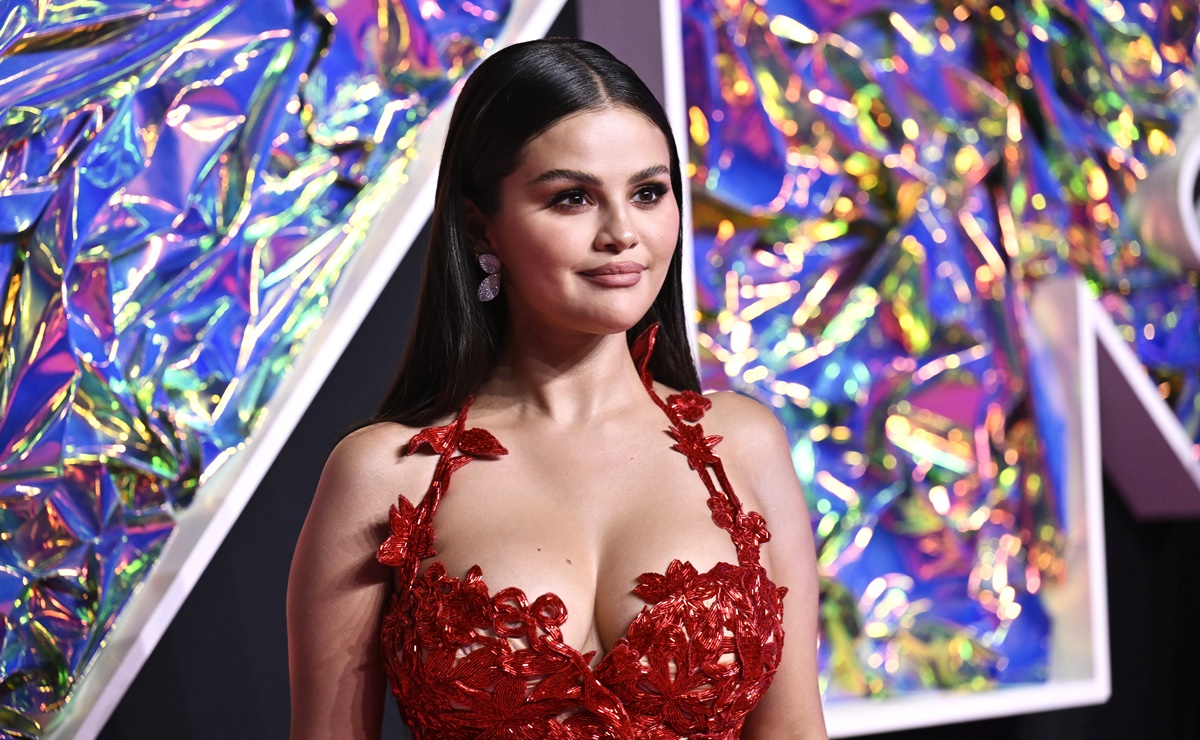 “No soy perfecta”. Selena Gomez reflexiona sobre su imagen corporal y apuesta por el amor propio