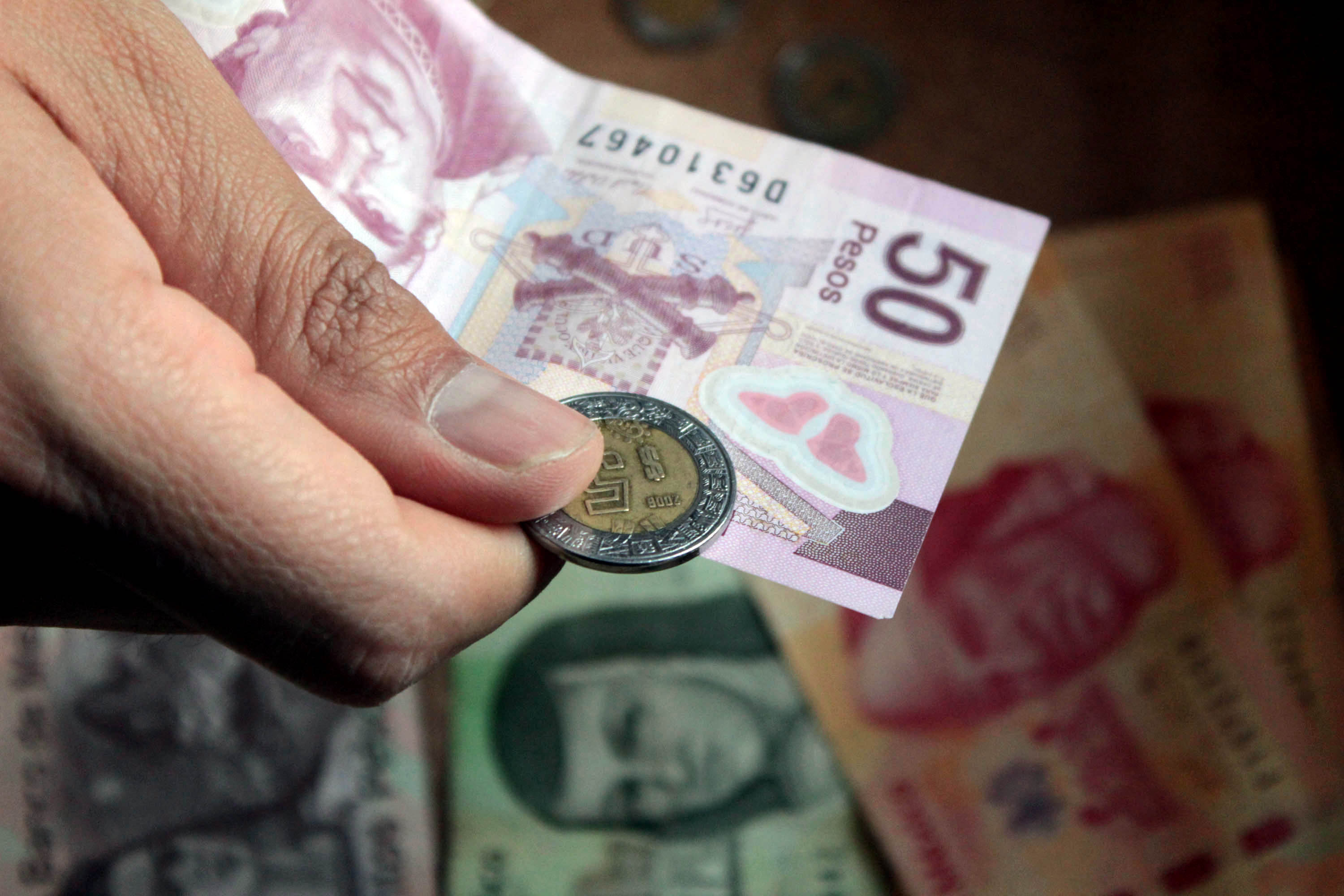 Entra en vigor salario mínimo de 80.04 pesos; el más alto en 17 años