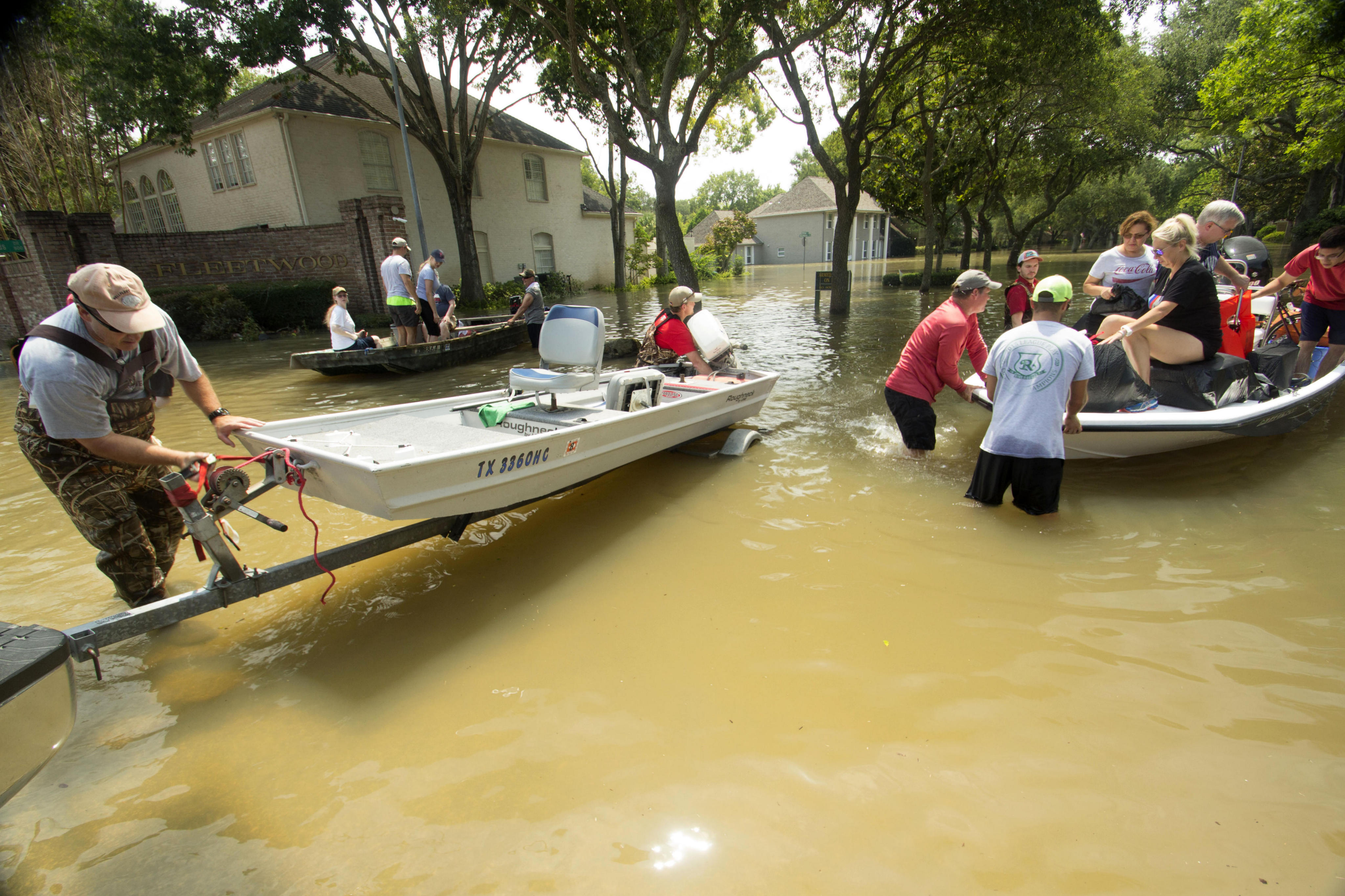 Texas afronta una plaga de problemas tras el paso de "Harvey"