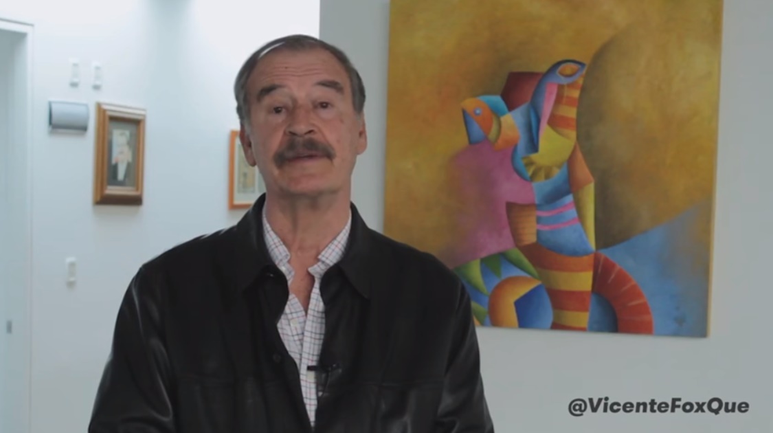 Consulta para aeropuerto, monumental engaño democrático: Vicente Fox