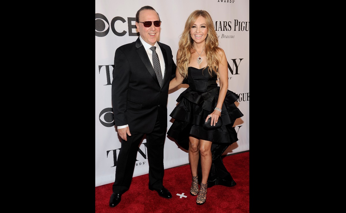 Thalía sorprende a Tommy Mottola con singular postal de cumpleaños