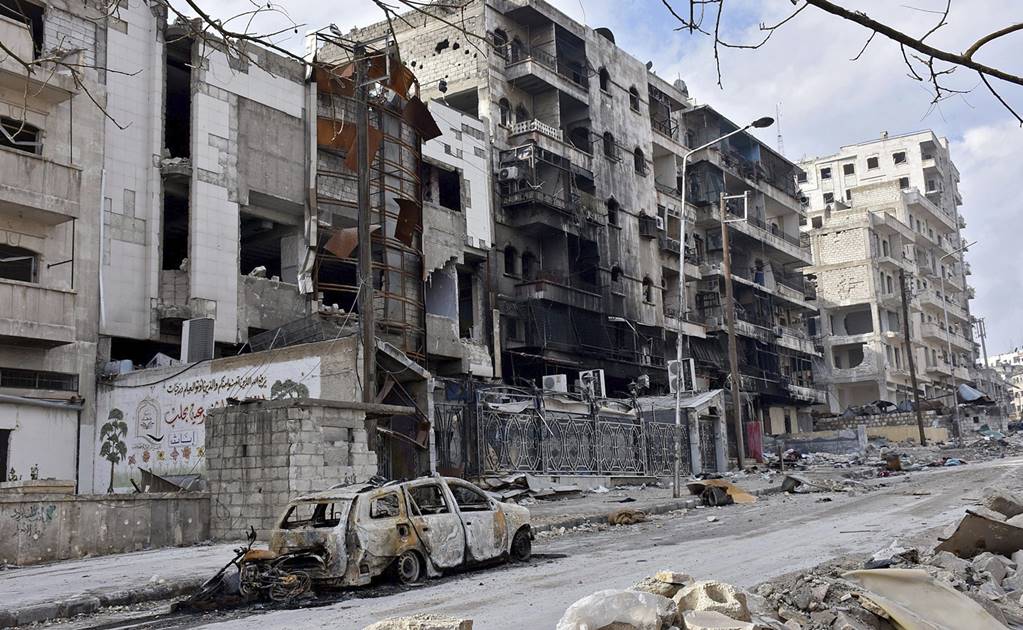 Hallan fosas comunes con decenas de cuerpos torturados en Aleppo
