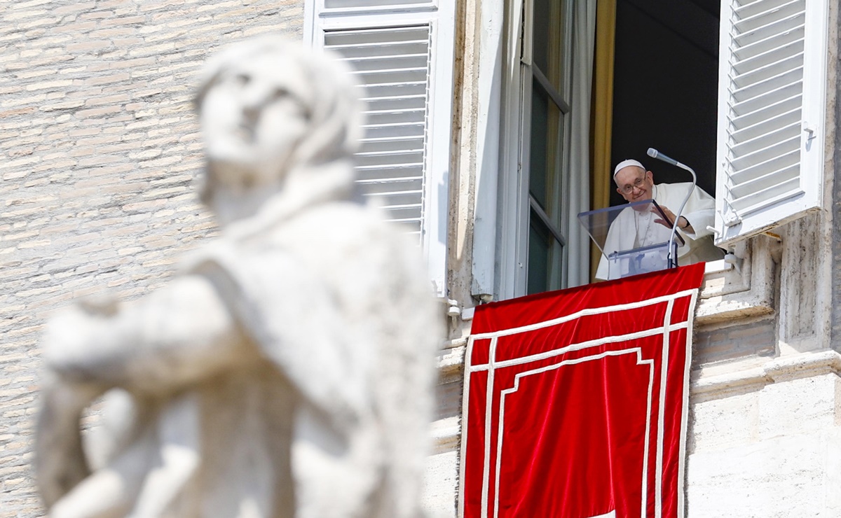 El Vaticano autoriza padrinos de bautismo transexuales, con condiciones