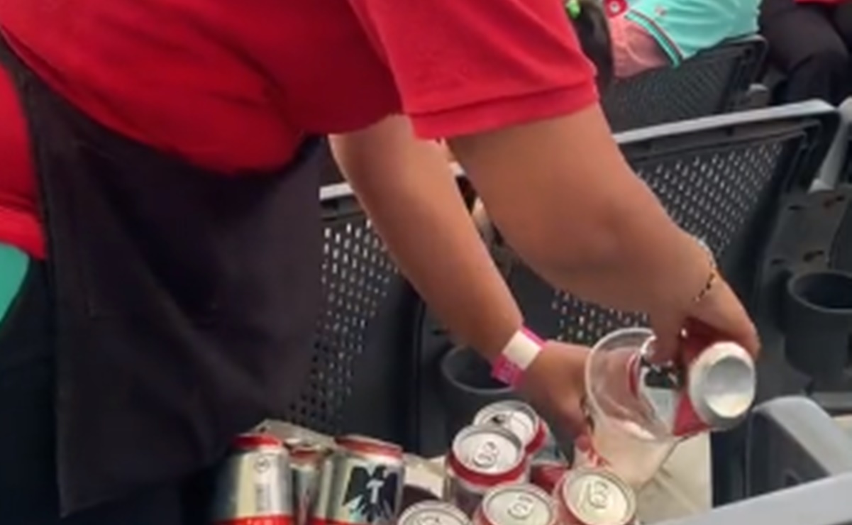 VIDEO: Captan a vendedora del Estadio Harp Helú "engañando" a los aficionados sirviendo mal las cervezas