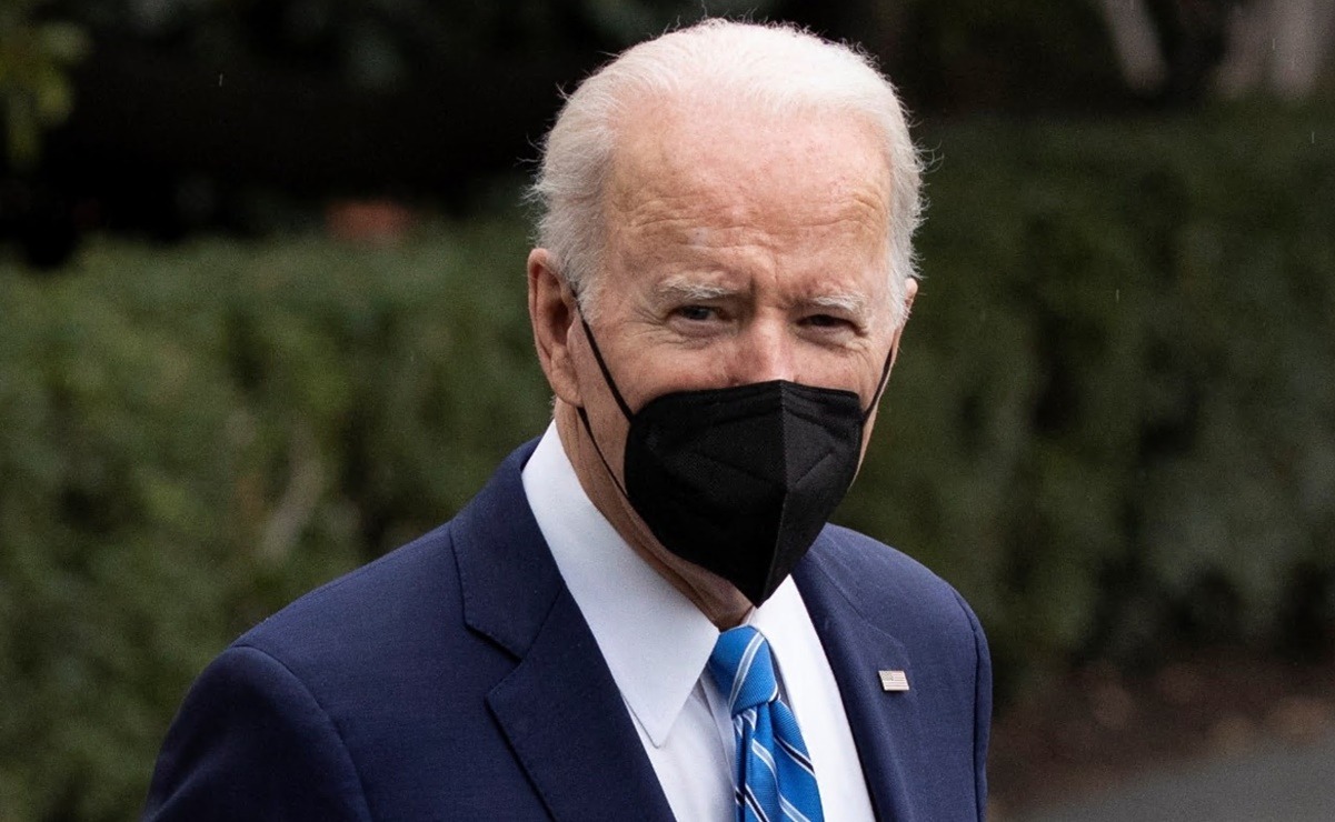 "Que no cunda el pánico", dice Biden ante la variante ómicron