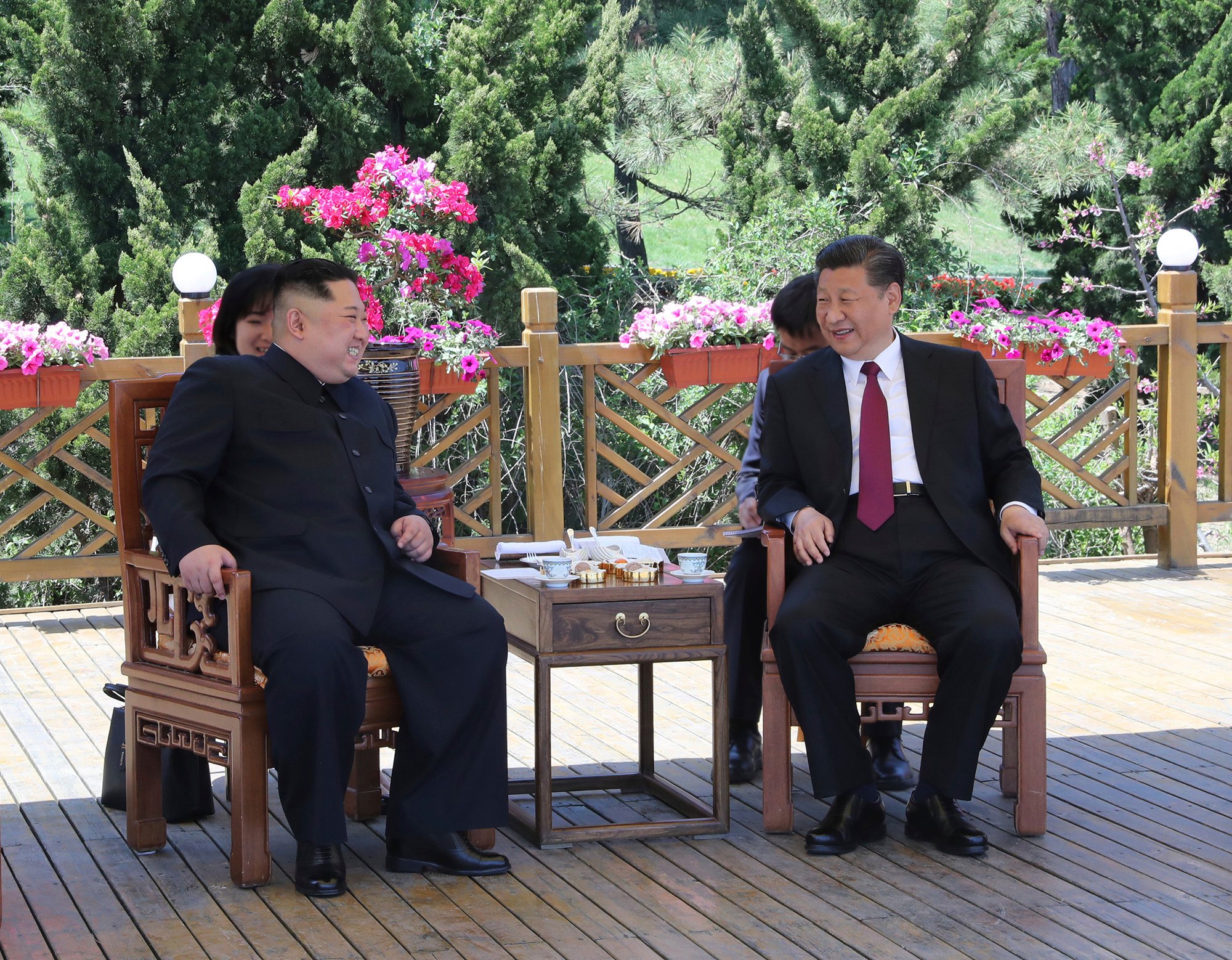 Líder norcoreano y presidente chino se reúnen antes de cumbre con Trump