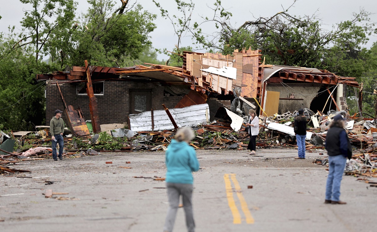 Múltiples tornados causan destrucción en Oklahoma y dejan cuatro muertos