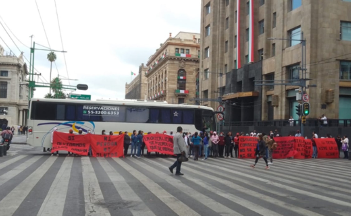 Prevén que este martes normalistas levanten bloqueo de Eje Central  