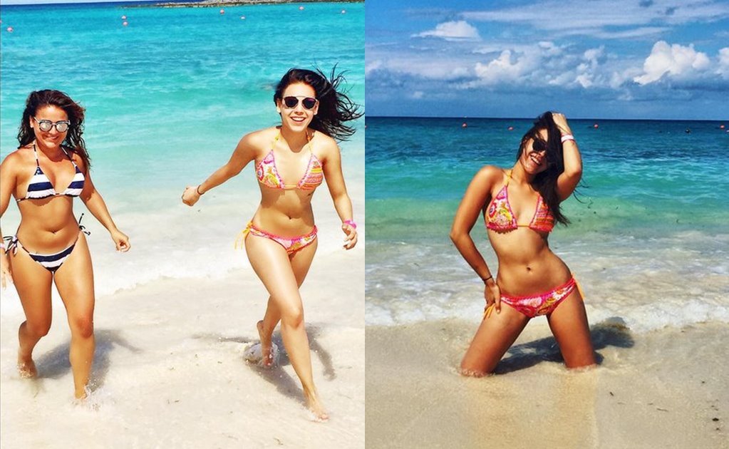 Danna Paola luce sus curvas en  bikini