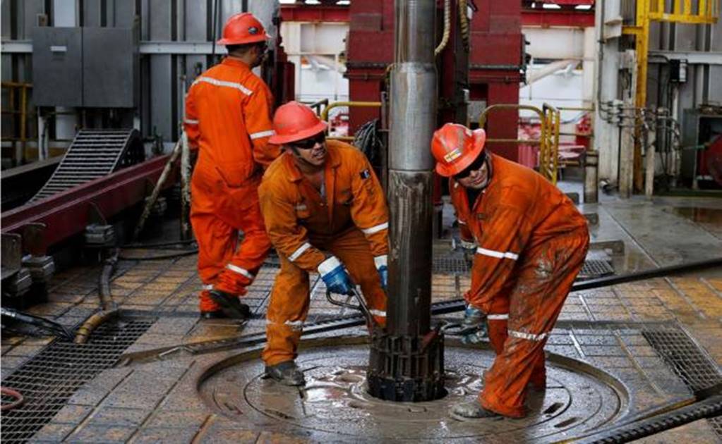 Mexico says 2017 oil hedge guarantees US$42 per barrel