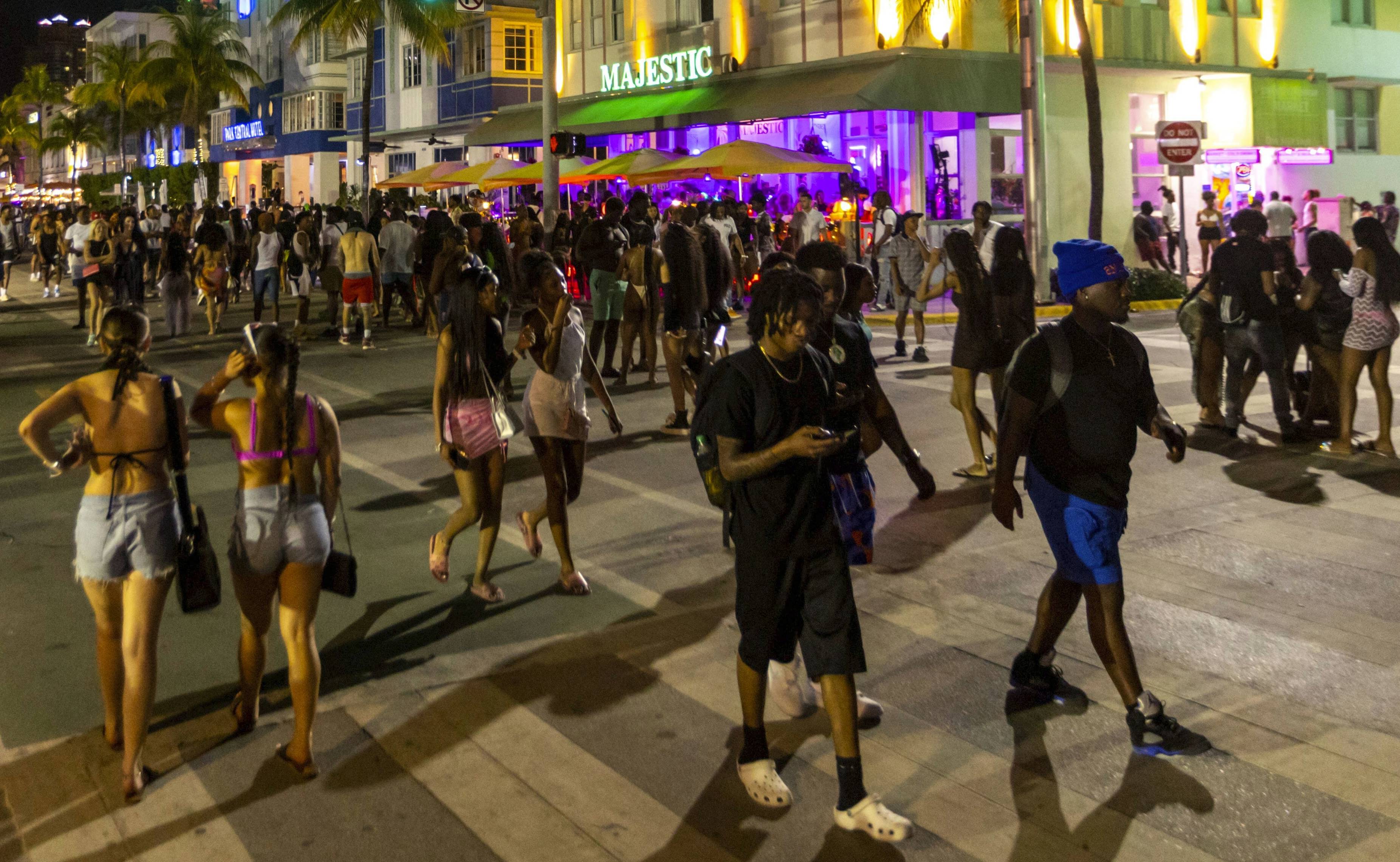 ¿Qué son los calcos y por qué se habla de un nuevo dialecto en Florida?