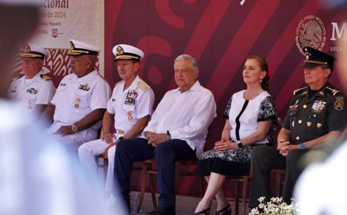 AMLO conmemora Día de la Marina en las Islas Marías