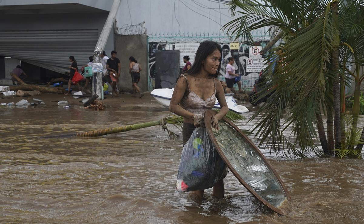 Huracán “Otis”: Brigada de Cofepris supervisa refugios temporales en Acapulco para evitar riesgos sanitarios