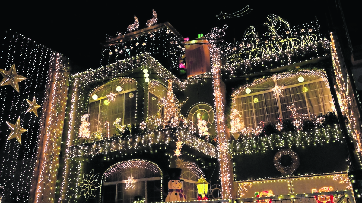 Tradición navideña en casas y calles de la CDMX