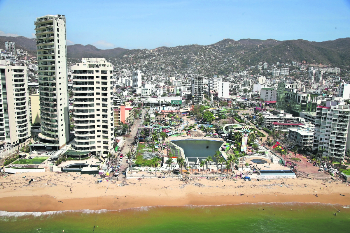 AMLO adelanta que próxima semana regresará a Acapulco para supervisar plan de reconstrucción