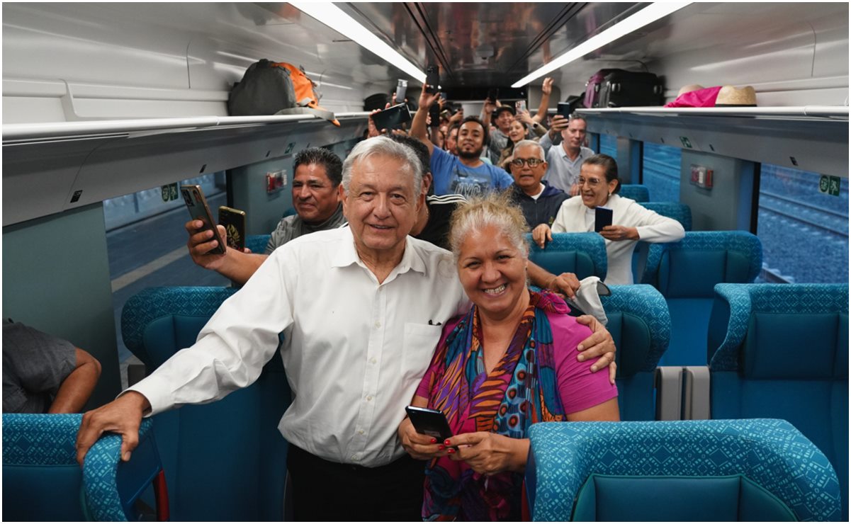 AMLO se sube al Tren Maya rumbo a Cancún, para supervisar obras en Valladolid 