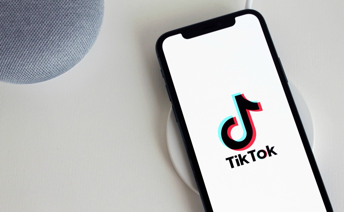 TikTok se compromete a combatir la desinformación