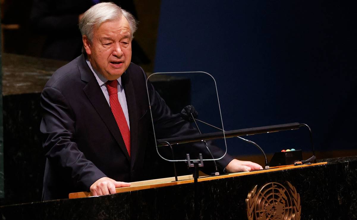 Guterres destaca "el papel fundamental de los periodistas" y la prensa libre