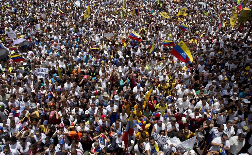 Oposición venezolana amenaza con volver a tomar Caracas 