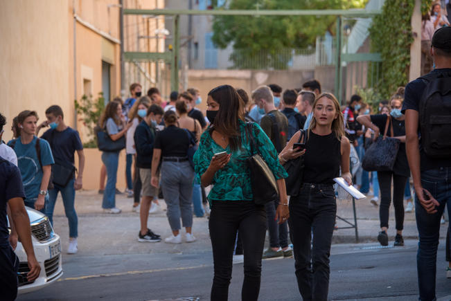 Educación. Regreso a clases en Francia, con medidas más flexibles