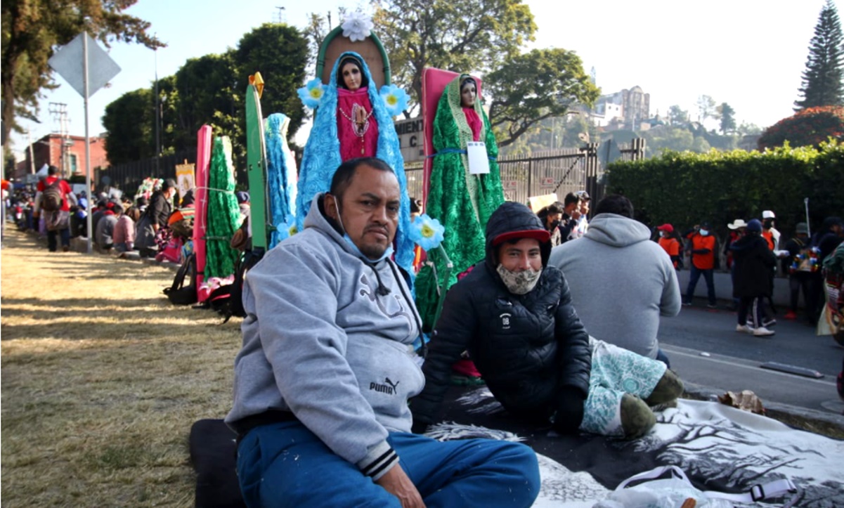 Peregrinos pernoctan en inmediaciones de la Basílica de Guadalupe