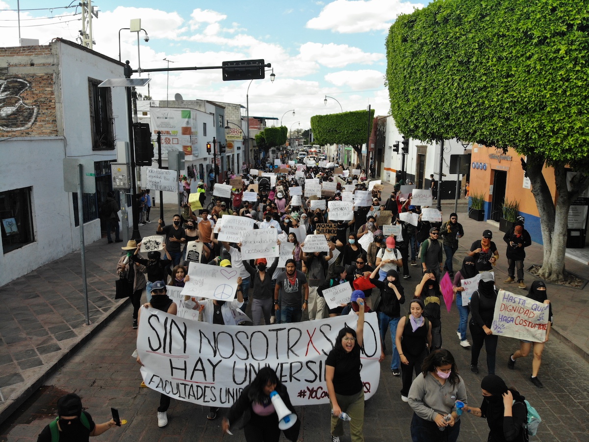  Protestan contra las clases virtuales en UAQ