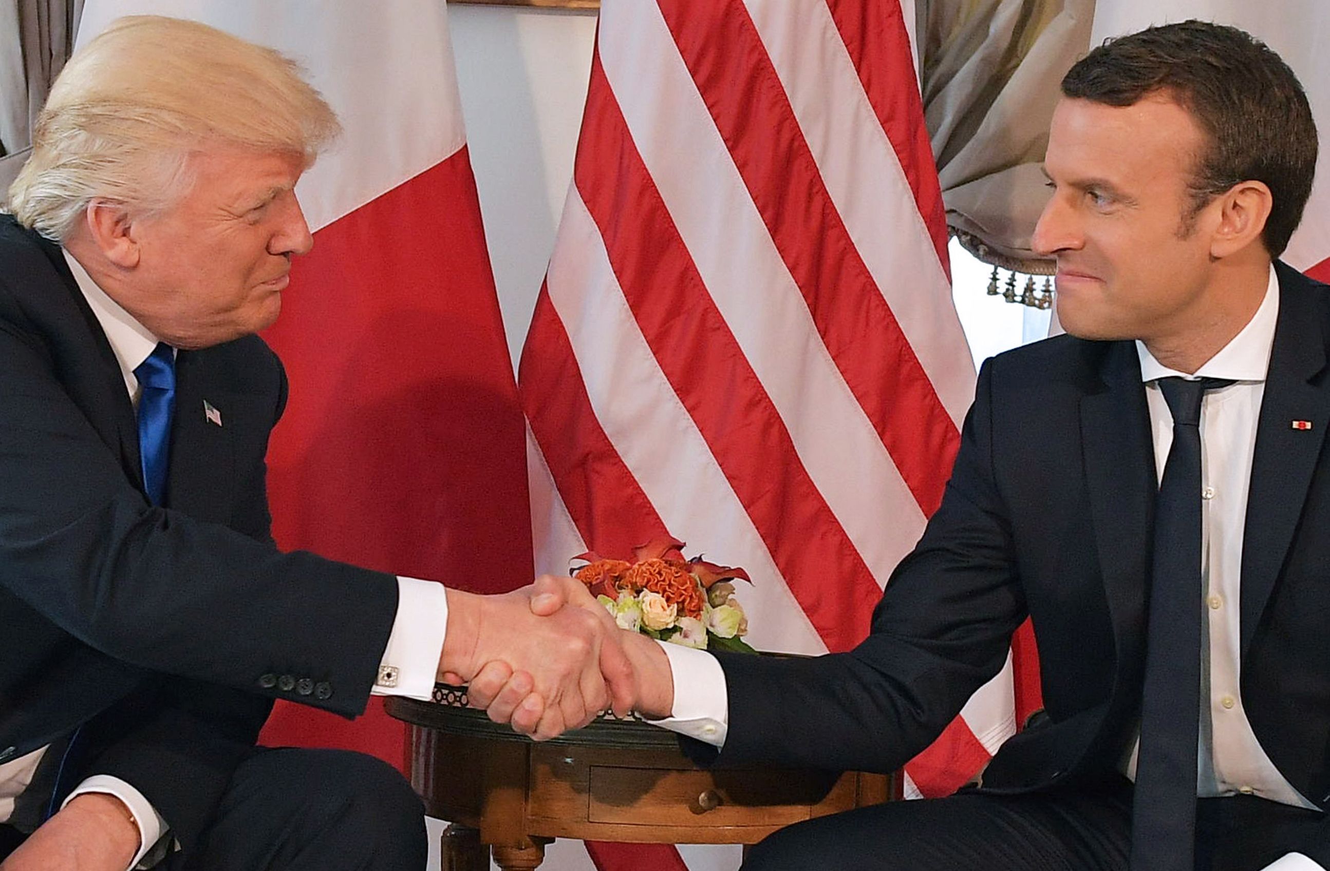 Apretón de manos con Trump fue simbólico: Macron