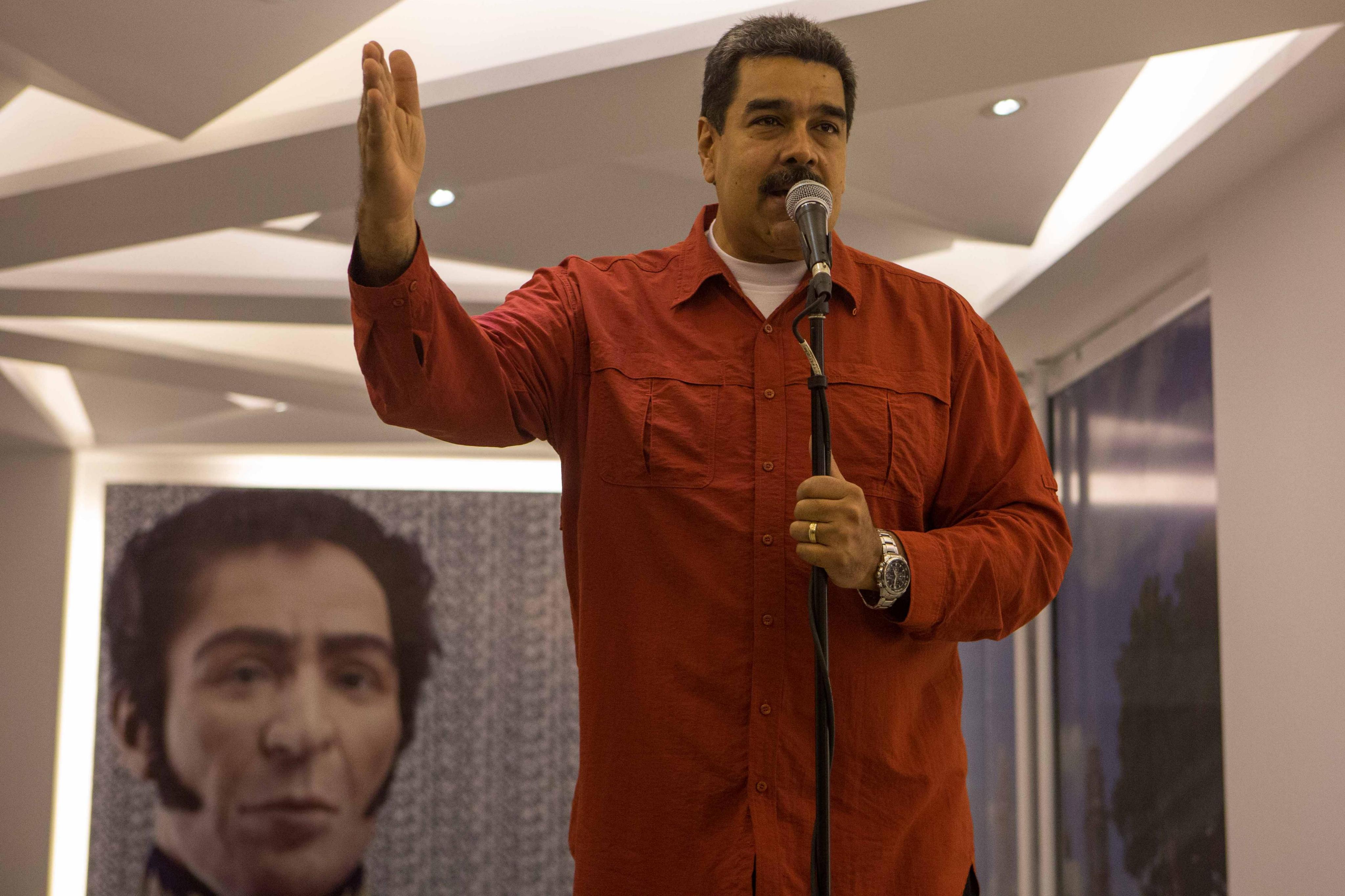 Opositor venezolano en Perú dice que Maduro terminará como "El Chapo" Guzmán