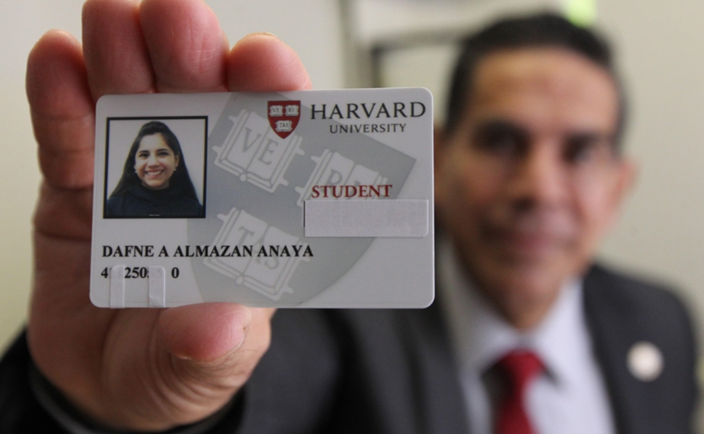 Menor mexicana Dafne Almazán cursará posgrado en Harvard; será la primera en 100 años