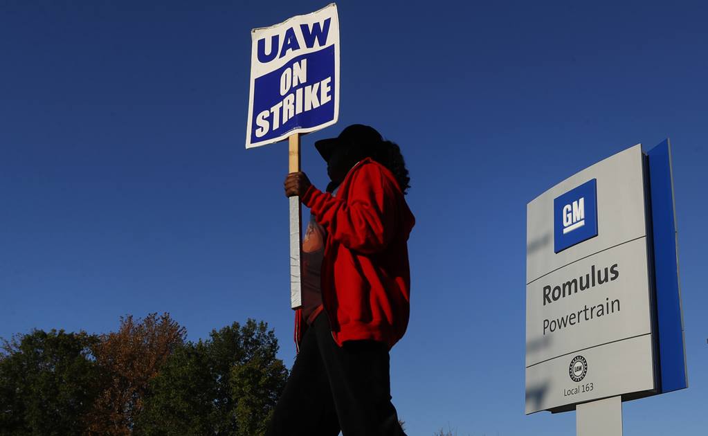 Huelga automotriz se extiende a una planta de montaje clave de General Motors en Texas