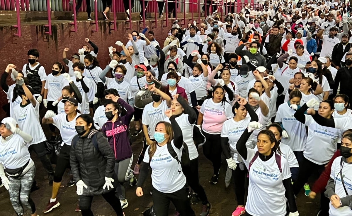 Participan en maratón especial en la Miguel Hidalgo: corren y recogen basura 